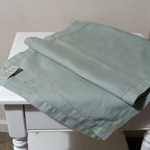 POTTERY BARN LIGHT PALE MINT GREEN LINEN TABLE RUNNER 16" X 108"